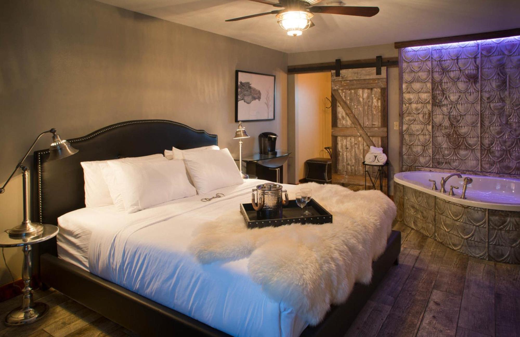 Maxwell Mansion 4*